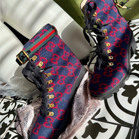 Gucci Women's Navy and Red Combat Boots - Picture 1 of 12